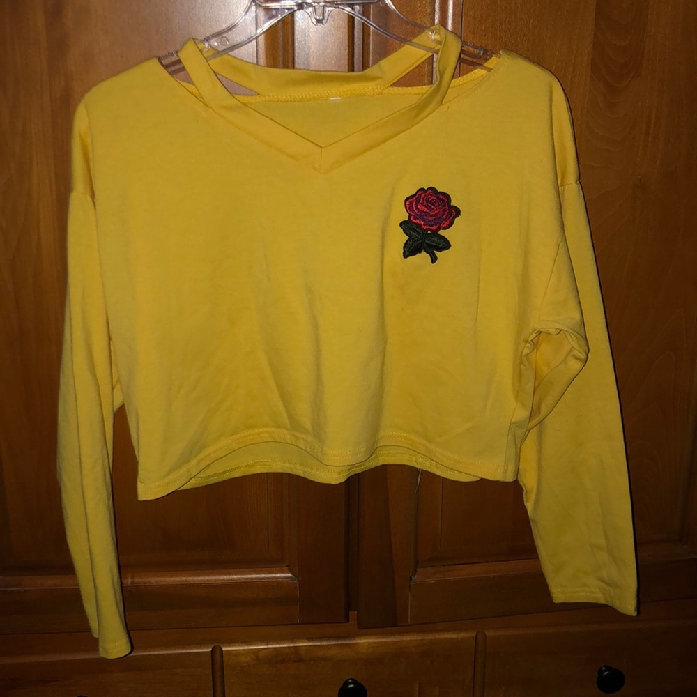 Romwe cut neck crop top